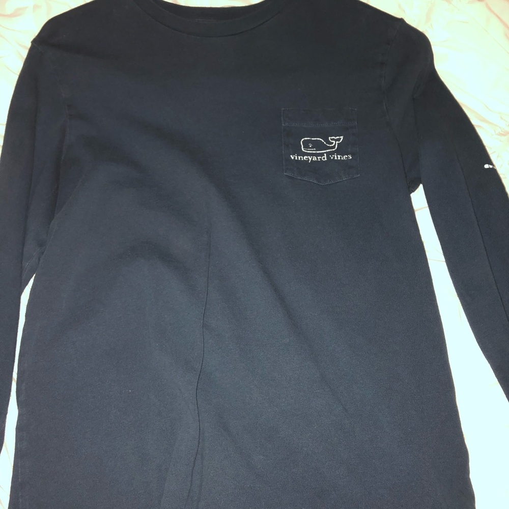 Long sleeve vineyard vines graphic pocket tee
